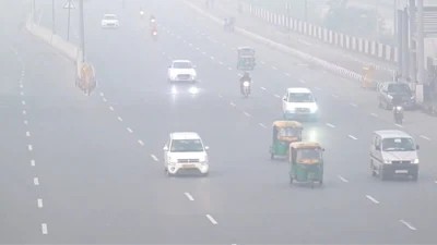 Delhi Sees Rare March Fog, Temperatures Drop