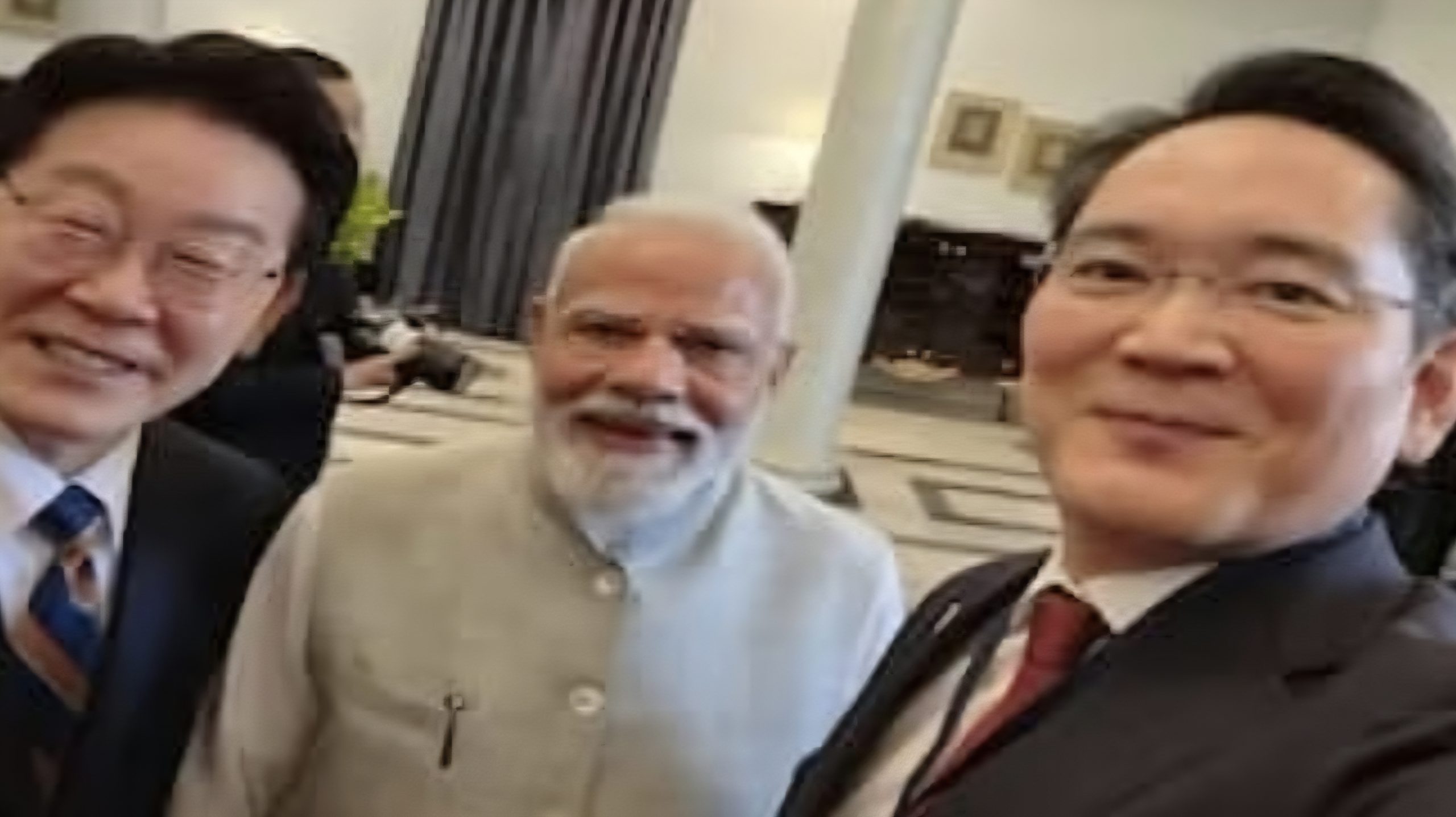 PM Modi Poses For Selfie With India Made Galaxy Z Flip 7