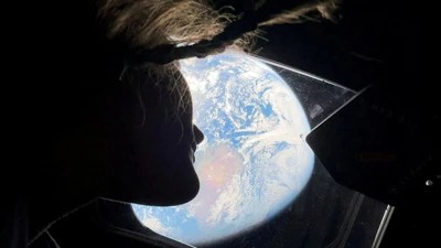 Artemis II Astronauts Return From Moon Toward Splashdown