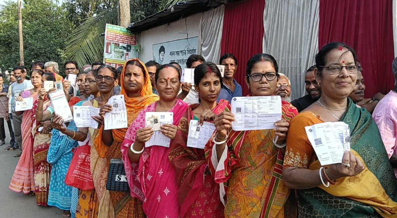 Bengal Election Phase 2 Voting LIVE: BJP Candidate Claims Problem in EVM