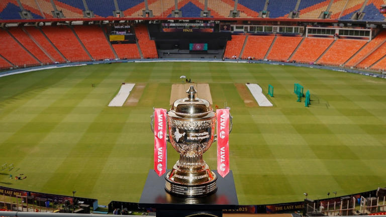 BCCI Keeps Play off Venues Suspense