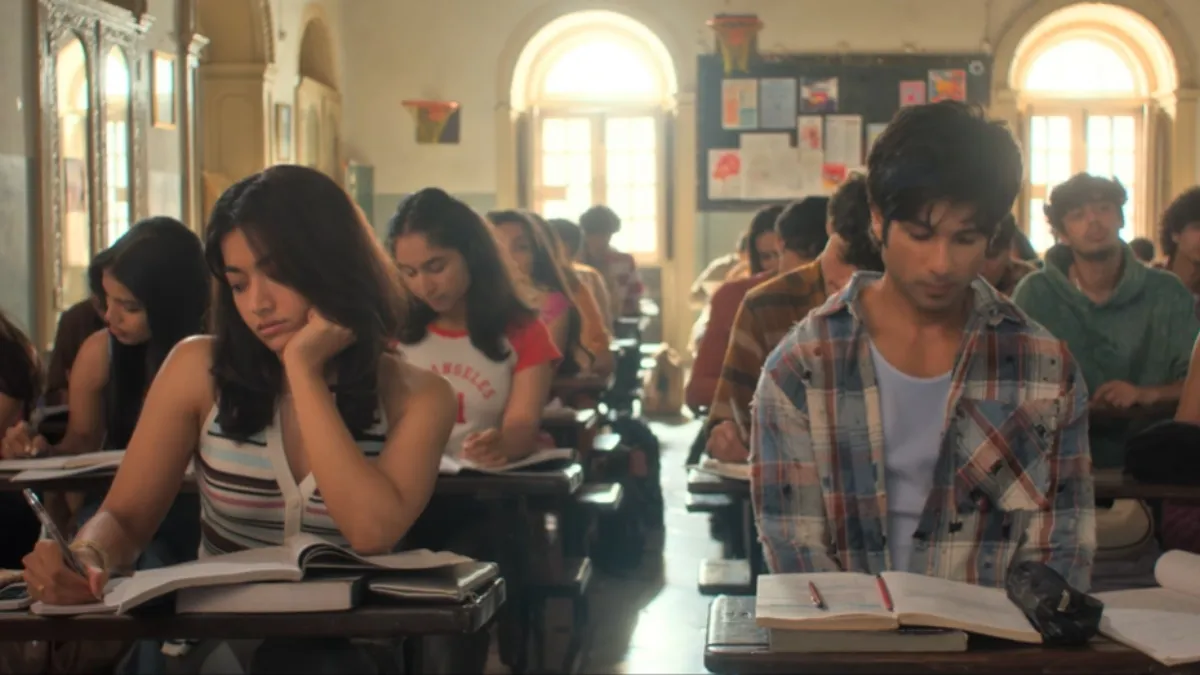 Cocktail 2 Song Tujhko Out: Arjit-Sunidhi Lend Voice to New Pair