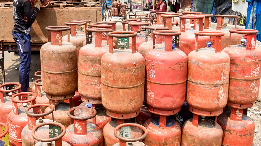Opposition attacks Centre over LPG price hike as government defends move