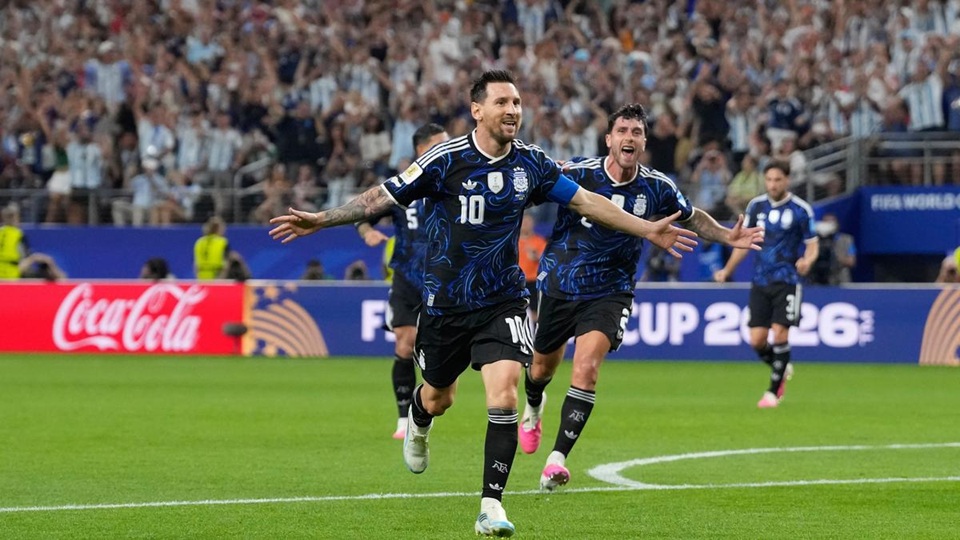 Lionel Messi scripts another World Cup masterpiece with record-breaking free-kick as Argentina outclass Jordan 3-1
