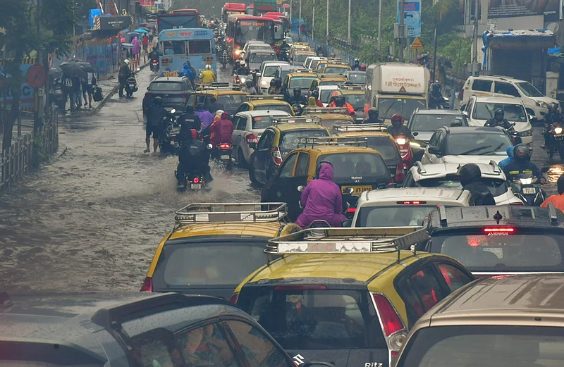 Heavy waterlogging cripples Mumbai; IMD issues alert