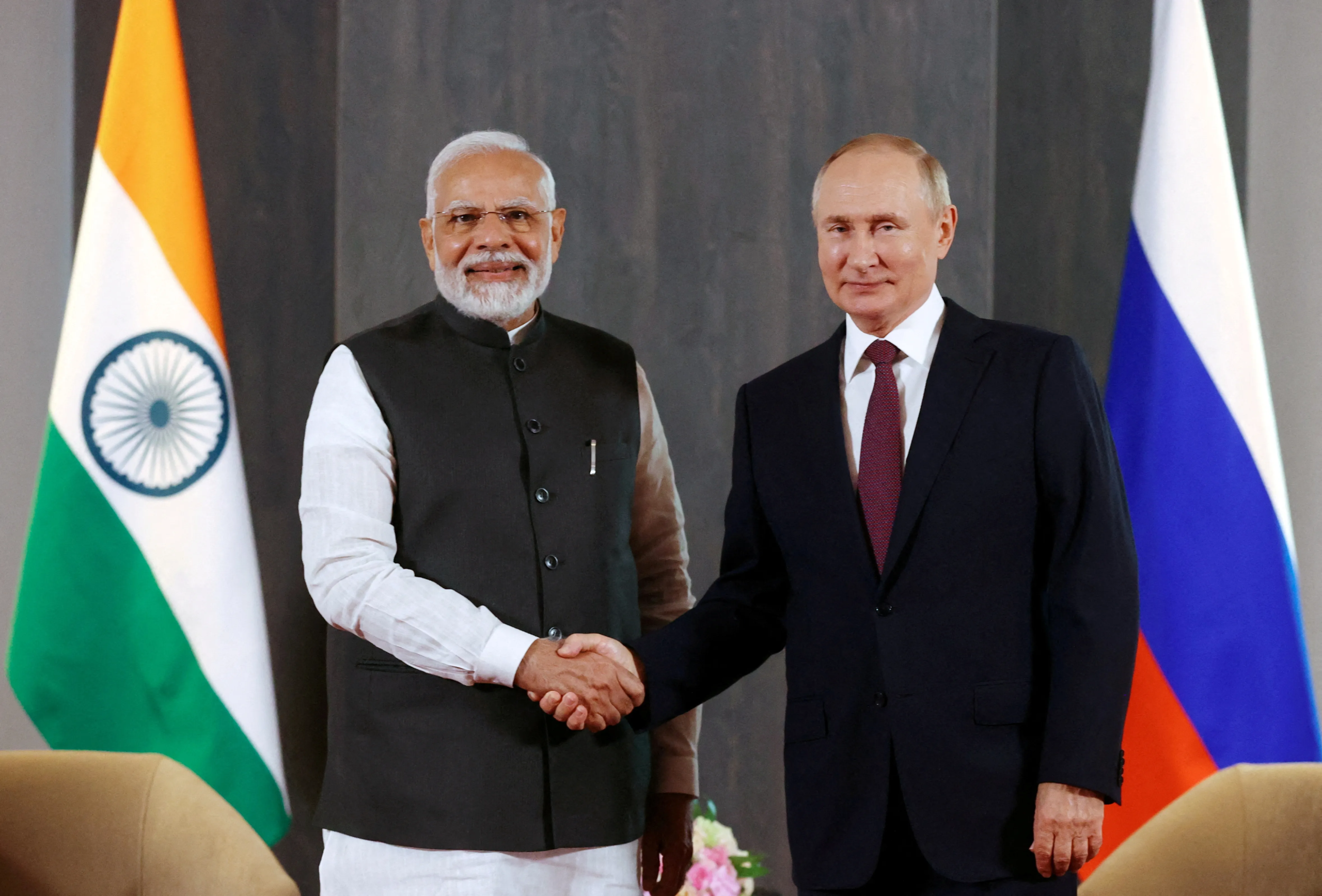 Putin praises India’s independent foreign policy, offers Su-57 fighter jet again