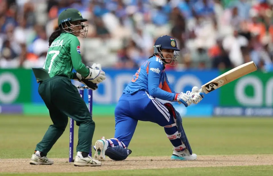 Mandhana, Harmanpreet steady India after early double blow