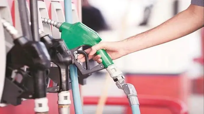 Crude oil drops to 4-month low; Will fuel prices drop too