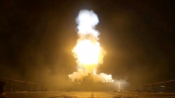 US launches new strikes on Iran, Tehran retaliates with attacks on American bases