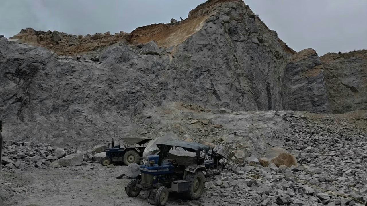 Seven killed, five injured after Boulder collapse at Bengaluru stone quarry