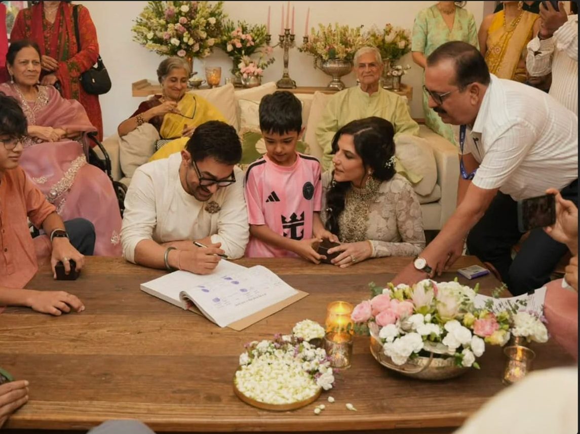 First photos of newly married-Aamir Khan and Gauri Spratt out; duo opted for a register marriage