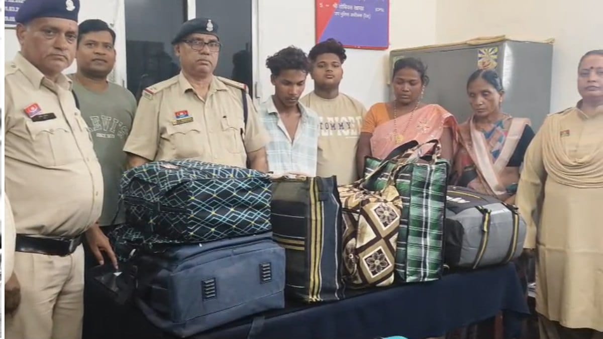 Four held with 55 kg Ganja worth Rs 27 lakh at Bilaspur junction