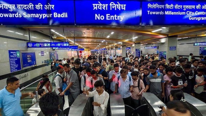 Metro closure issue reaches Supreme court as lawyers and staff face transport problems