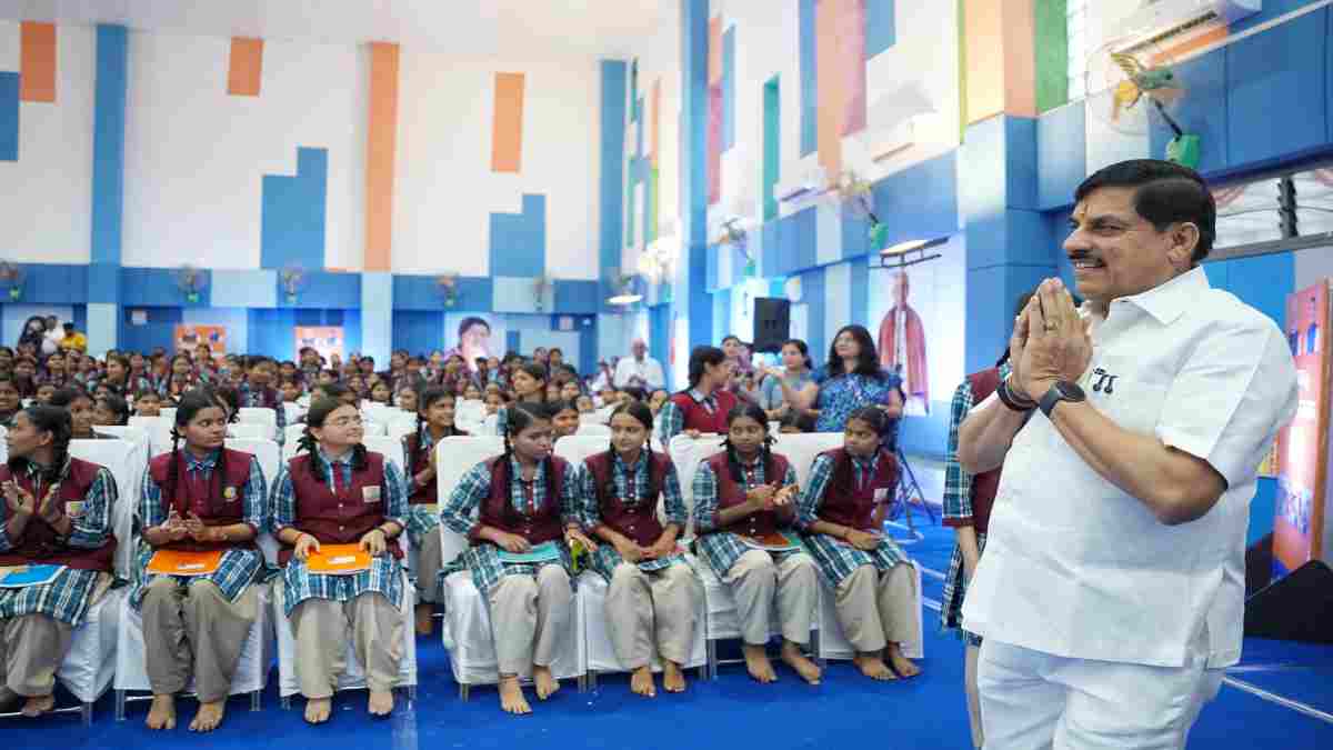 Madhya Pradesh CM Mohan Yadav meets student cabinet at Bhopal school, highlights AI and leadership