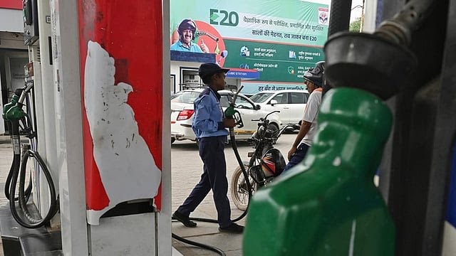 Govt explores E10 option alongside E20 model amidst consumer concerns