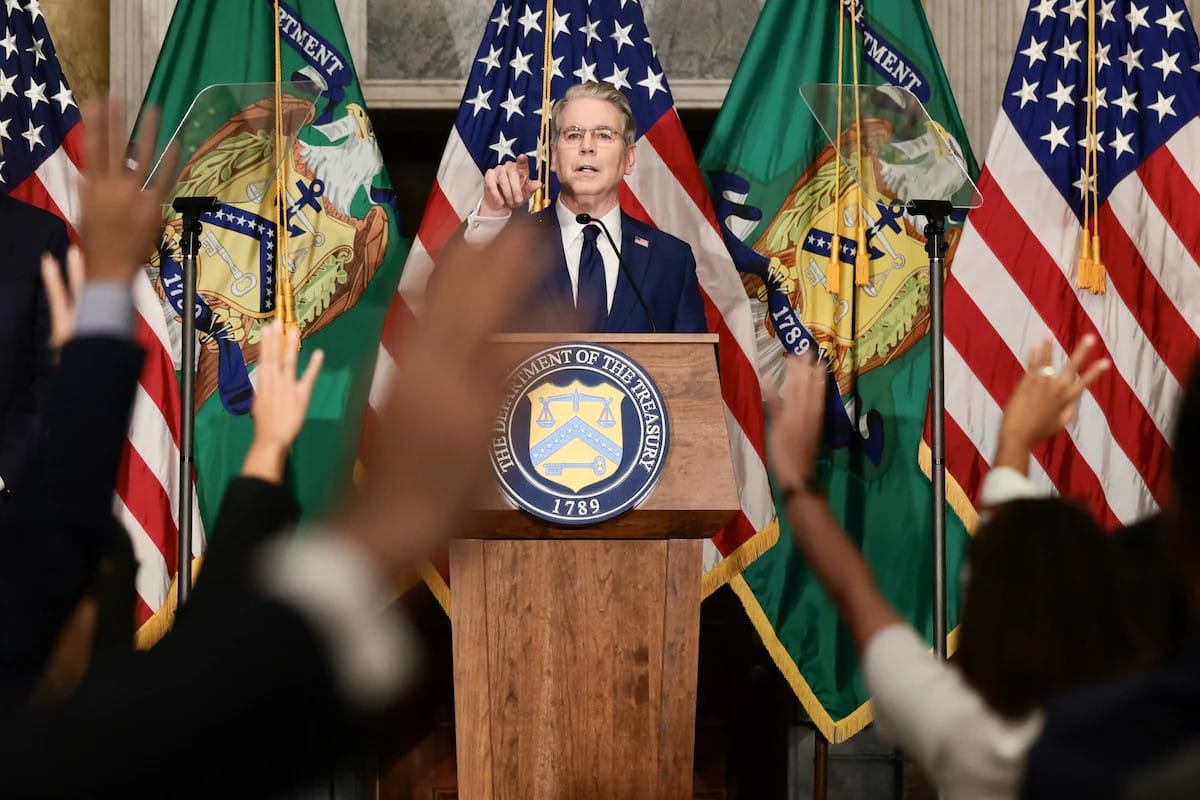 US announces fresh Iran Sanctions as Pakistan pushes for conflict resolution
