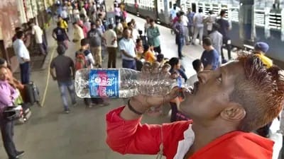 Railways intensify water and food hygiene checks, 39 catering units shut in Mumbai