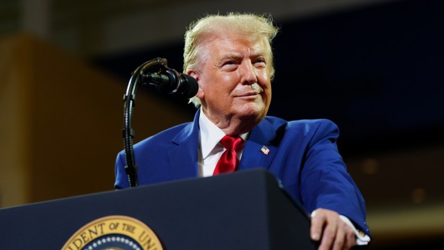 ‘Will bomb Oman if it interferes’: Trumps stance on Iran and US deal
