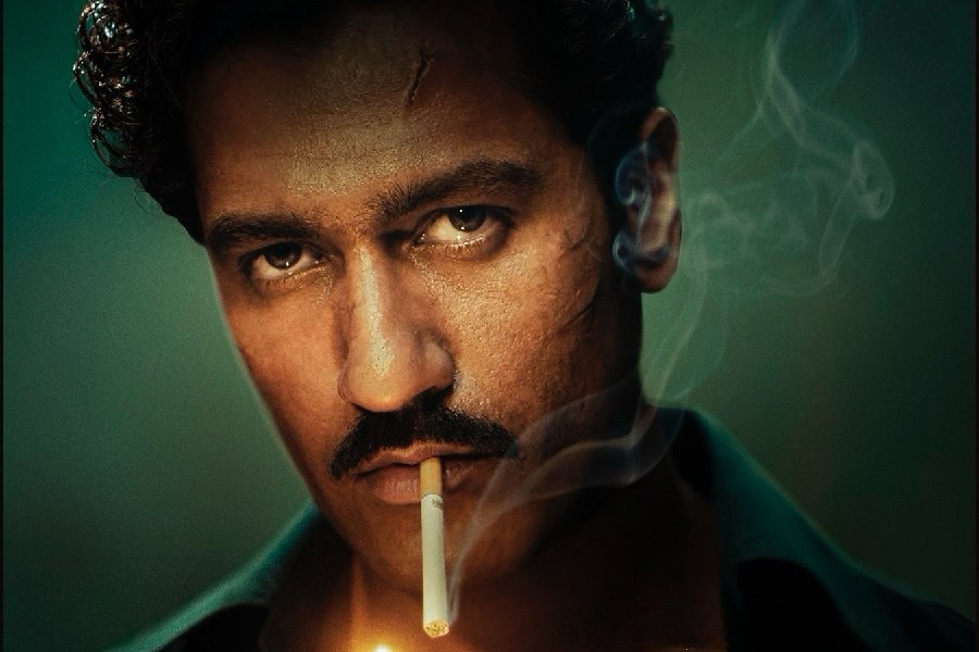Vicky Kaushal oozes charisma in SLBs ‘Love&War’ first look