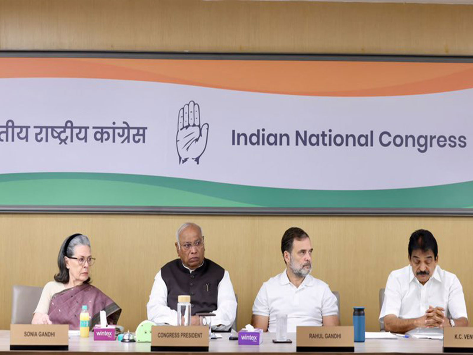 Congress President M.Kharge calls CEC ‘puppet’; Puts forth 5 demands at CWC meeting