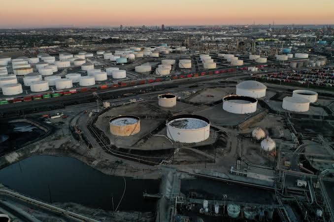 Why does the US want Venezuela’s heavy crude when it produces so much oil?