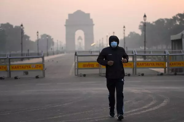 Delhi records highest AQI among Flfive major cities ahead of Diwali, Mumbai reports lowest
