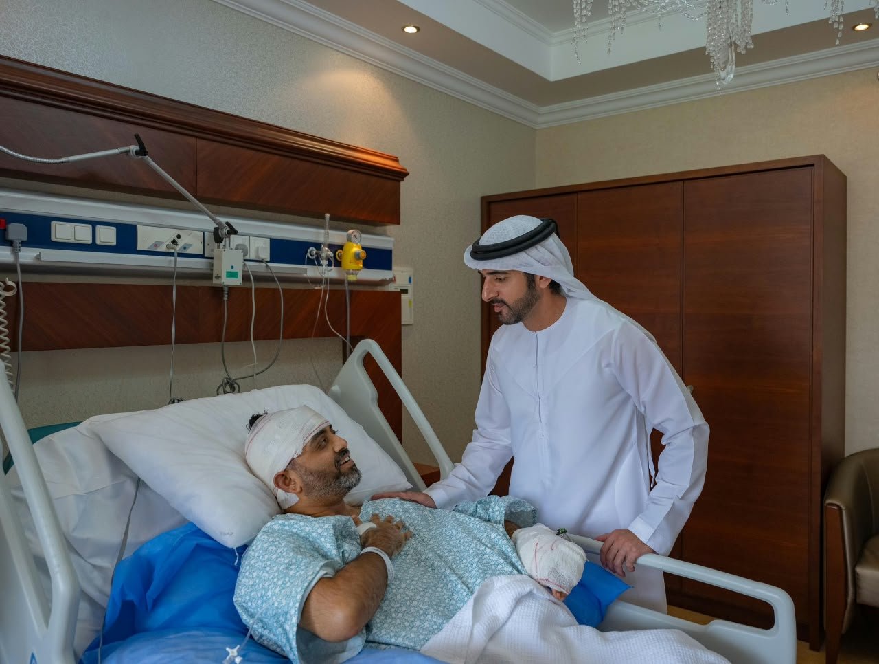 Dubai Crown Prince visits Indian Pilot Smit Machchhar, praises his courage