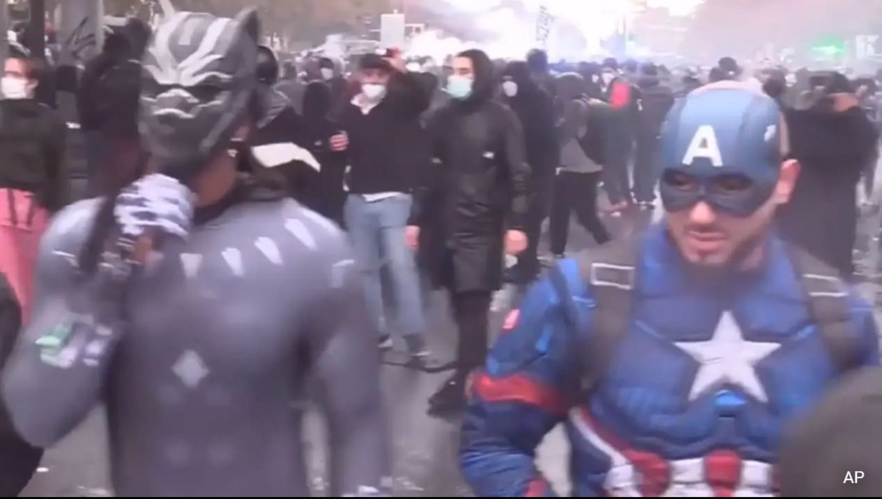 France sees another weekend of protests, Nearly 1000 detained