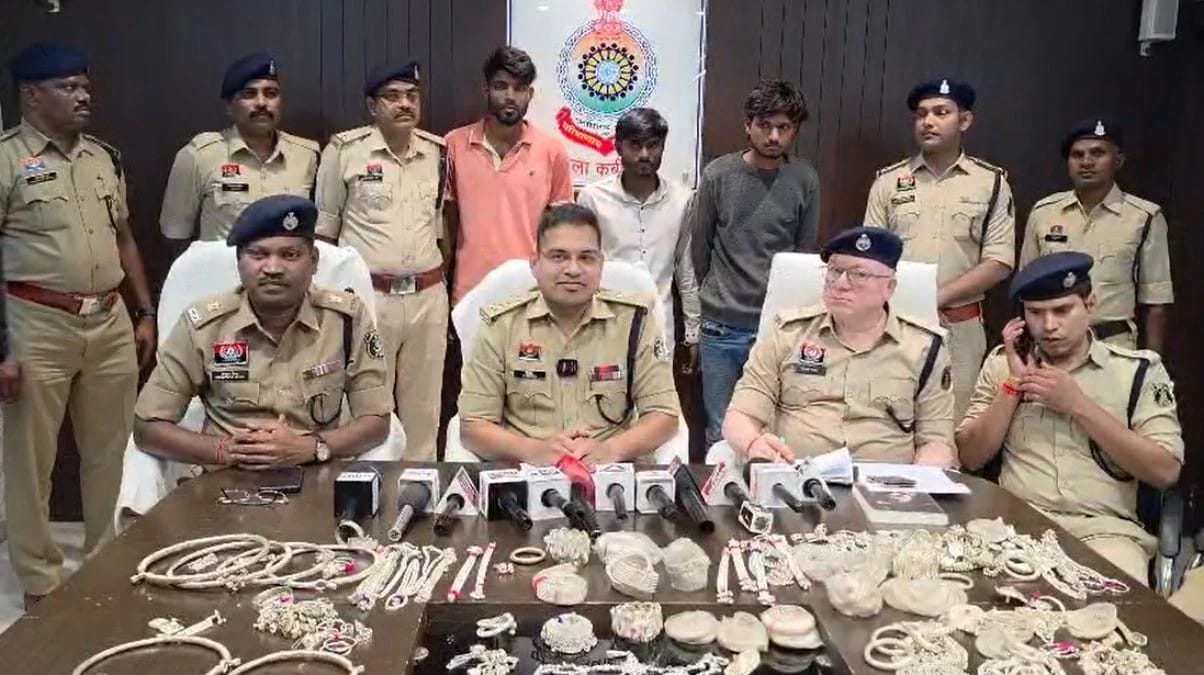 Police arrest three in Jewellery robbery, recover 11.9 kg silver
