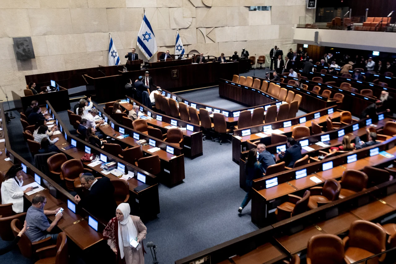 Israel elections: Netanyahu falls short of majority as political deadlock looms