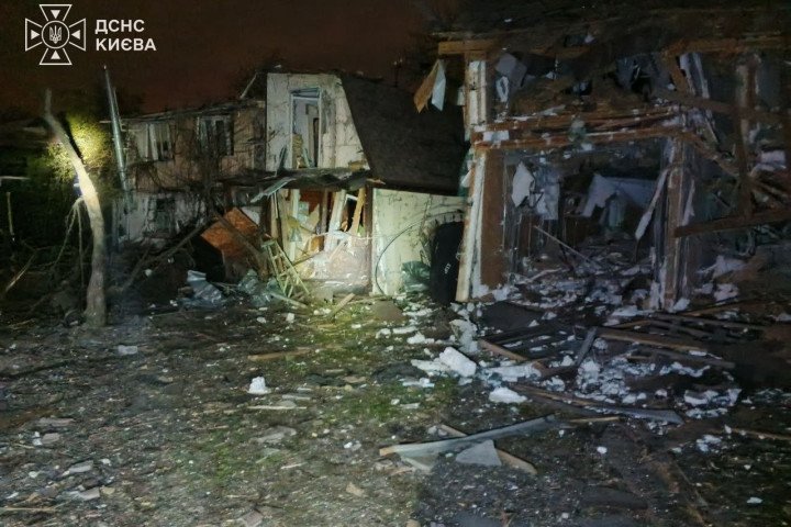 Russian ballistic missiles strike six Kyiv districts, 1 killed 22 injured
